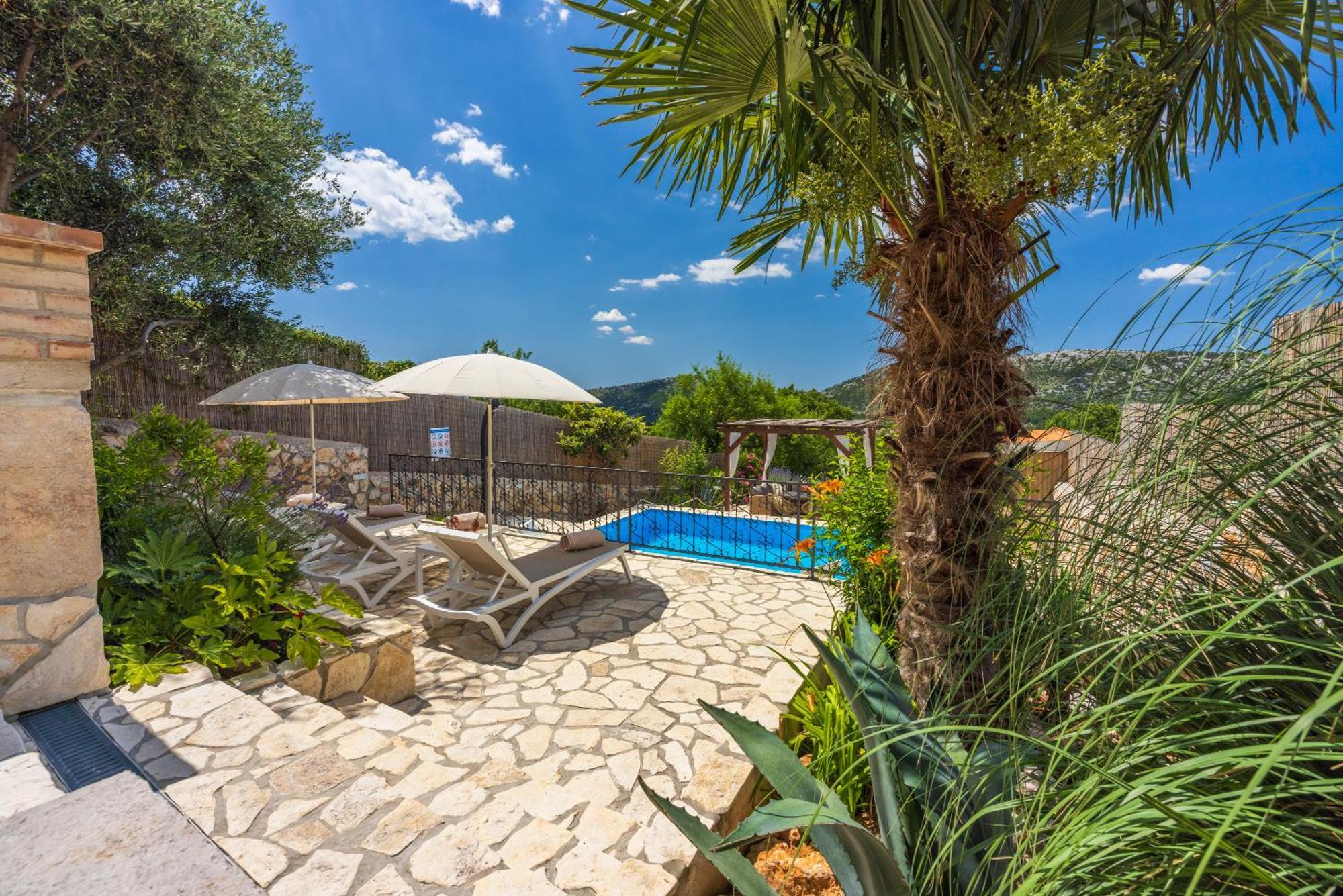 Villa Cocoon - Vacation Home With Heated Pool & Garden Bribir  Kültér fotó